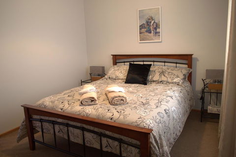 Lazy Days Cottage - Victor Harbor - Accommodation Sunshine Coast 3