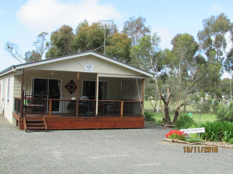 Lazy Days Cottage - Victor Harbor - Accommodation Sunshine Coast 12