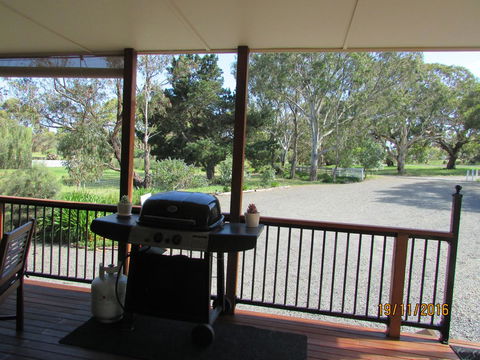 Lazy Days Cottage - Victor Harbor - Accommodation Sunshine Coast 8