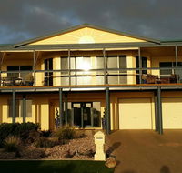 Beachside Escape on The Esplanade - Accommodation Sunshine Coast