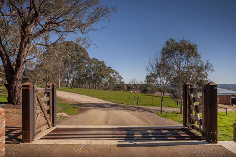 Angaston Saleyards Luxury Accommodation - Accommodation Sunshine Coast 31