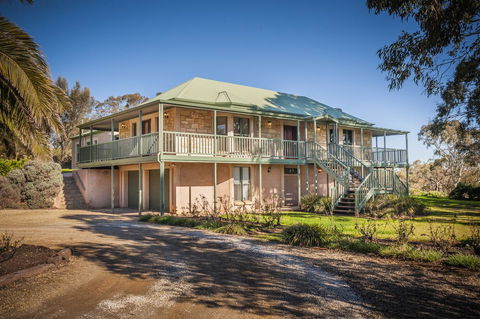 Angaston Saleyards Luxury Accommodation - Accommodation Sunshine Coast 0