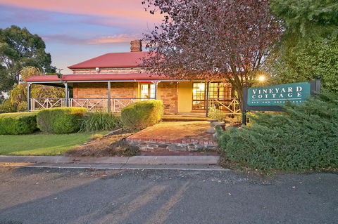 Vineyard Cottage BnB - Accommodation Sunshine Coast 8