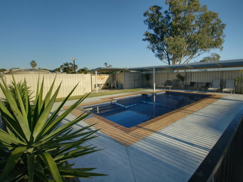 DBJ Holiday Units - Accommodation Sunshine Coast 2