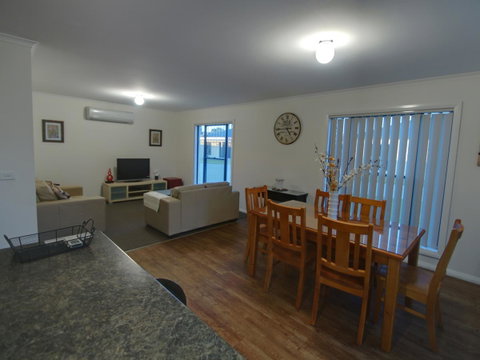 DBJ Holiday Units - Accommodation Sunshine Coast 3