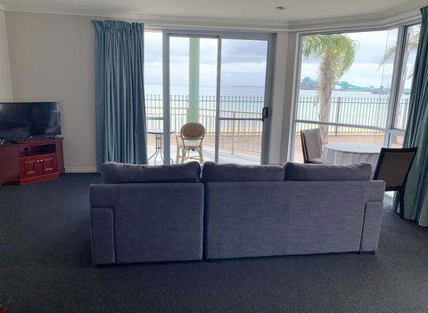 Hilton Beachfront Motel - Accommodation Sunshine Coast 7