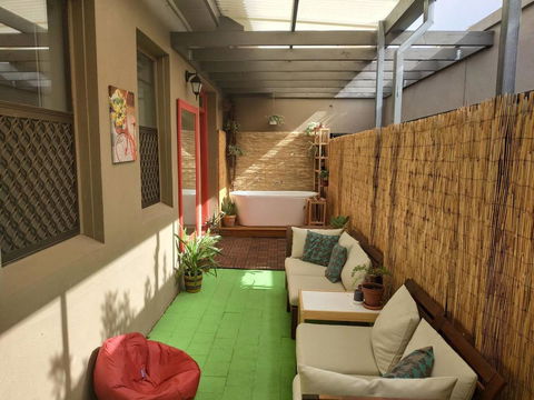 Diamond On Olive - Accommodation Sunshine Coast 0