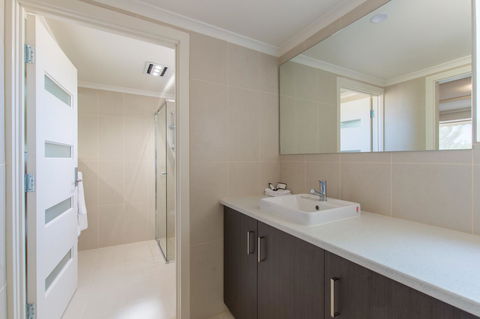 Mick O\'Sheas - Accommodation Sunshine Coast 28