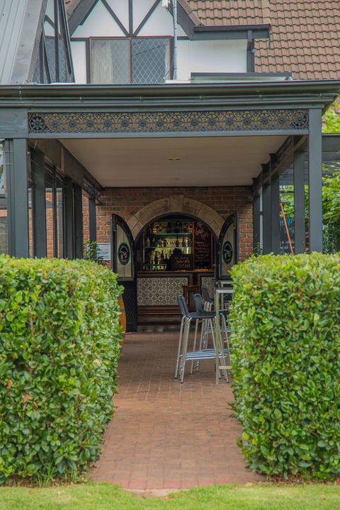 Mick O\'Sheas - Accommodation Sunshine Coast 40
