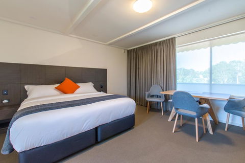 Mick O\'Sheas - Accommodation Sunshine Coast 16