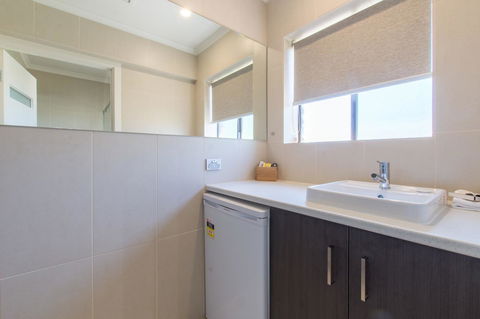 Mick O\'Sheas - Accommodation Sunshine Coast 26