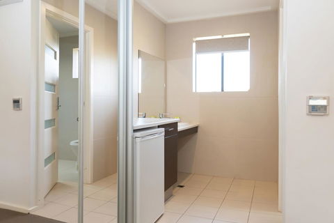 Mick O\'Sheas - Accommodation Sunshine Coast 3
