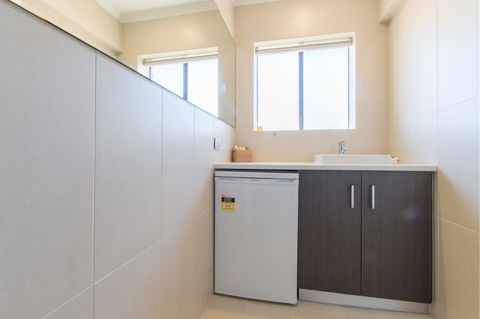 Mick O\'Sheas - Accommodation Sunshine Coast 27