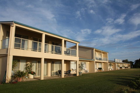 Lakeview Motel And Apartments - Accommodation Sunshine Coast 2