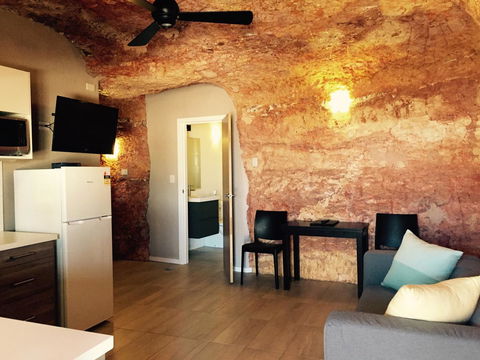 The Lookout Cave Underground Motel - Accommodation Sunshine Coast 17