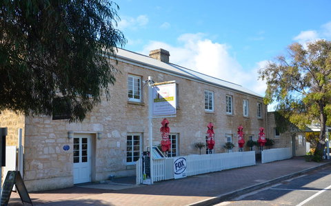 Caledonian Inn - Accommodation Sunshine Coast 28