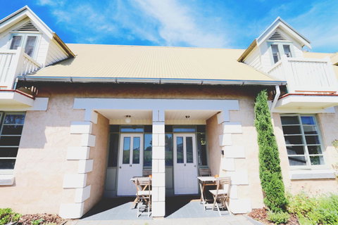 Caledonian Inn - Accommodation Sunshine Coast 10