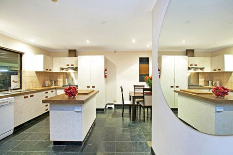 The Palms - Accommodation Sunshine Coast 14