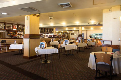 Grand Tasman Hotel - Accommodation Sunshine Coast 1