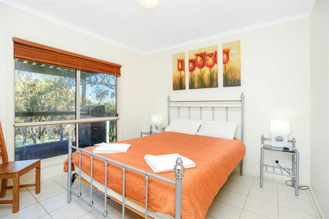 Cabernet Cottage - Accommodation Sunshine Coast 3