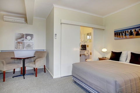 Navigators Motel & Diner - Accommodation Sunshine Coast 3
