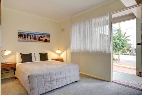 Navigators Motel & Diner - Accommodation Sunshine Coast 2