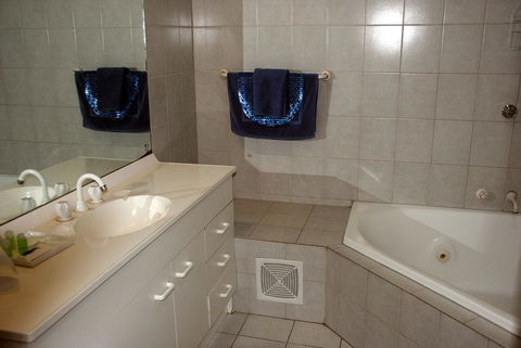 Navigators Motel & Diner - Accommodation Sunshine Coast 9