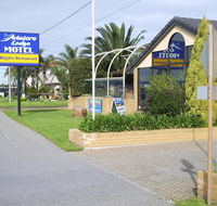 Aviators Lodge - Accommodation Sunshine Coast