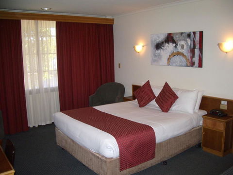 Aviators Lodge - Accommodation Sunshine Coast 2