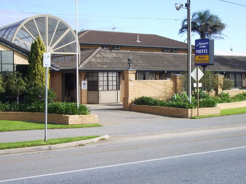 Aviators Lodge - Accommodation Sunshine Coast 23