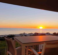 Luxurious 3 bedroom beachfront - panoramic views - Accommodation Sunshine Coast