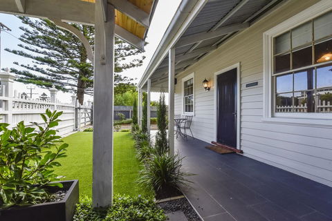 Railway Cottage In Beachport - Accommodation Sunshine Coast 11