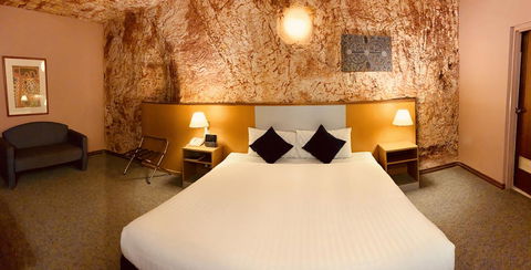 Desert Cave Hotel - Accommodation Sunshine Coast 2