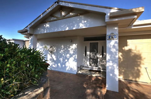 The Whitehouse - Accommodation Sunshine Coast 3