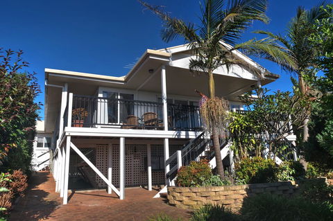The Whitehouse - Accommodation Sunshine Coast 0