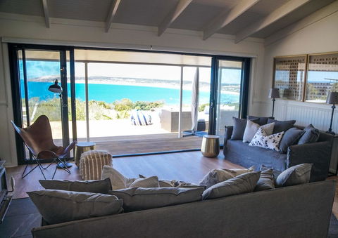 The Cape - Accommodation Sunshine Coast 0