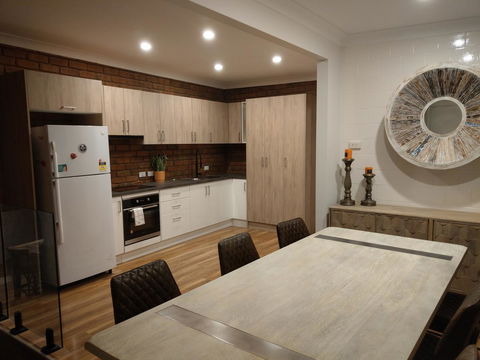 Desert Gum Underground Experience - Accommodation Sunshine Coast 2
