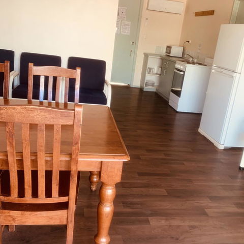 Bay Lodge - Accommodation Sunshine Coast 2