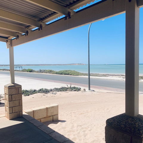 Bay Lodge - Accommodation Sunshine Coast 0
