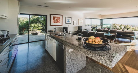 The Roozen Residence - Accommodation Sunshine Coast 4