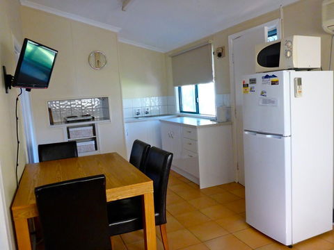 Lazy Lobster Holiday Units & Chalets - Accommodation Sunshine Coast 24