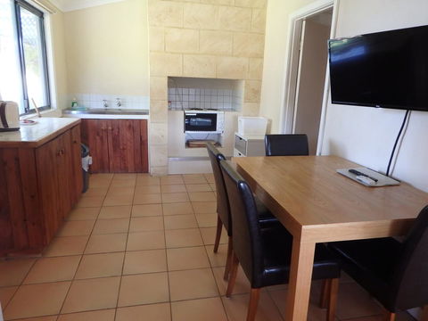 Lazy Lobster Holiday Units & Chalets - Accommodation Sunshine Coast 4