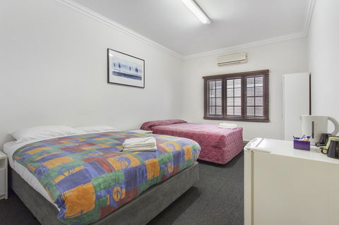 The Emperors Crown Hostel - Accommodation Sunshine Coast 16