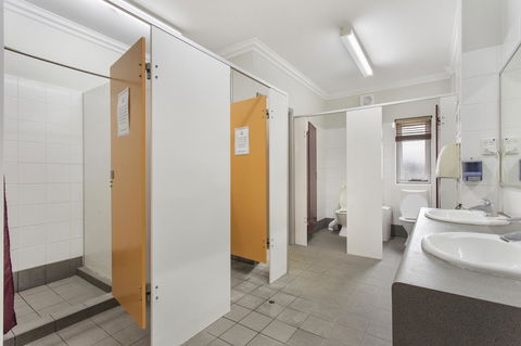 The Emperors Crown Hostel - Accommodation Sunshine Coast 25