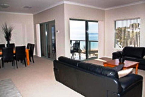 Boardwalk By The Beach - Accommodation Sunshine Coast 7