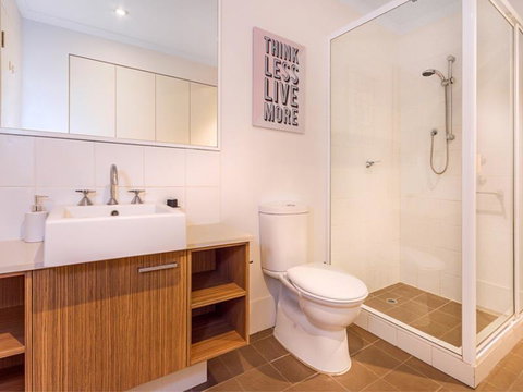 Home Apartment - Perth City Centre - Free WiFi - Accommodation Sunshine Coast 3