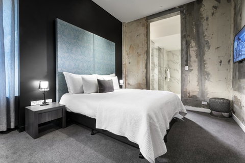 The Melbourne Hotel - Accommodation Sunshine Coast 2