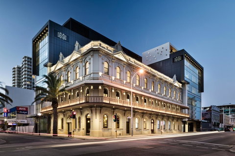 The Melbourne Hotel - Accommodation Sunshine Coast 0