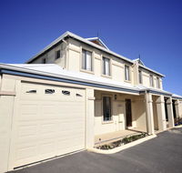 Palm Beach Manor - Accommodation Sunshine Coast