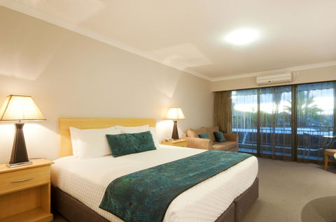Dog Rock Motel - Accommodation Sunshine Coast 2